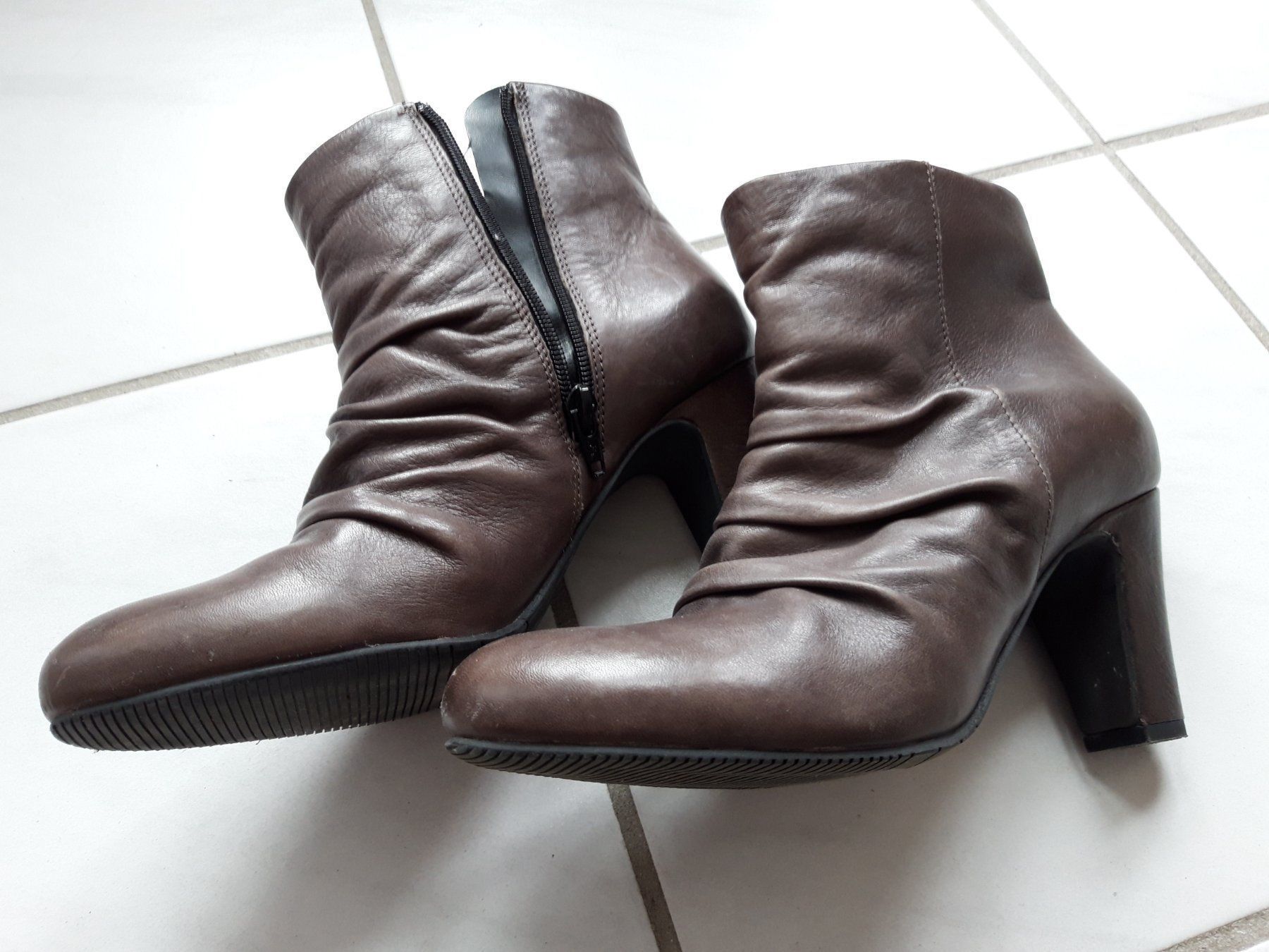 Scarpe da donna: Stiefelette Bata Gr. 39 – Usato da Signau venduto da Jana79
