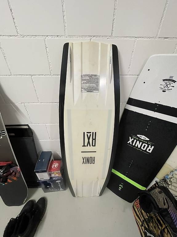 Surfboards & Schwimmbrette: Wakeboard (Preis VB) – Gebraucht aus Wolfhausen von dom_w 1