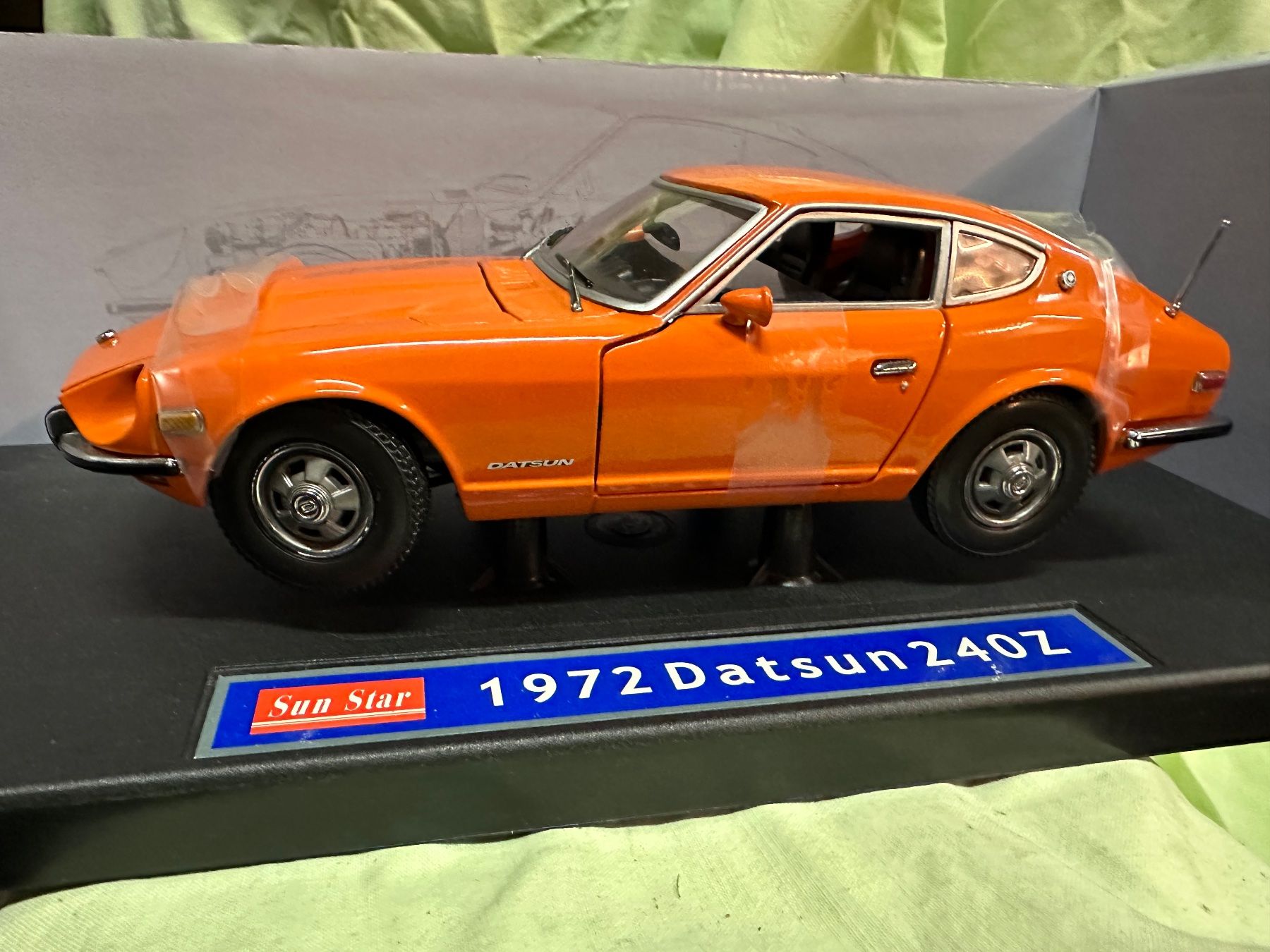 Sun Star Modellini d'auto: Datsun 240z 1972 Oldtimer classic Coupé – Nuovo e nell'imballaggio originale da Reinach AG venduto da rares75 1