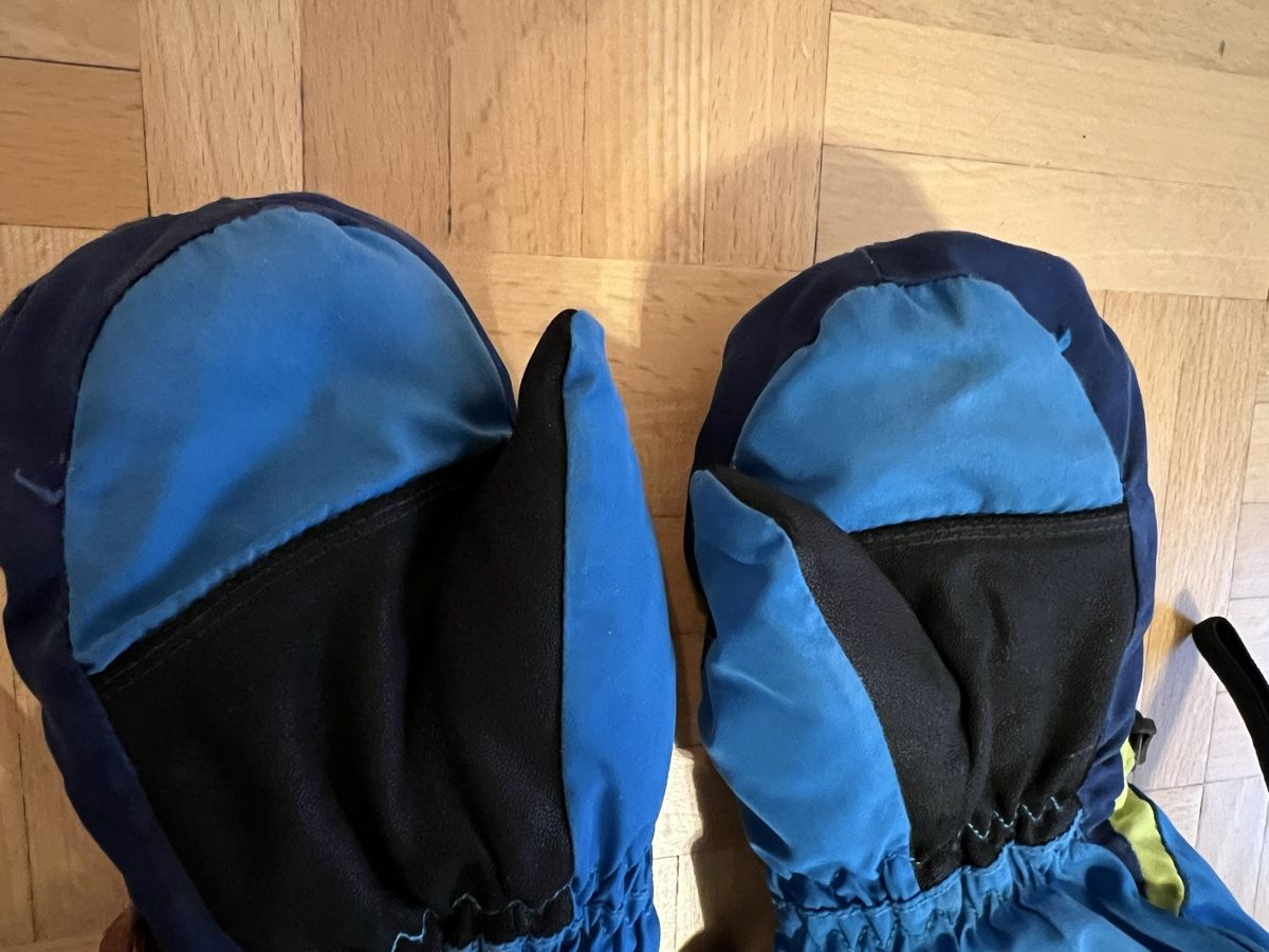 Ziener Handschuhe & Handstulpen: Ziener Fäustlinge Grösse 110 – Gebraucht aus Heiden von dajana23