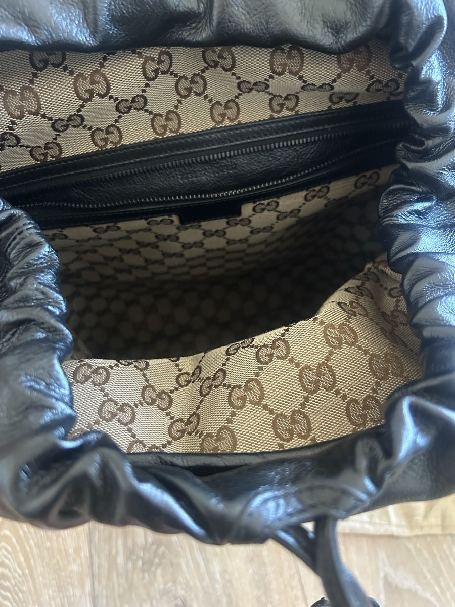 Gucci Zaini: Schwarze Gucci Leder Rucksack mit GG Details – Nuovo e nell'imballaggio originale da Zürich venduto da nin_mk8s 5