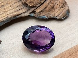 Natürlicher ovaler Amethyst, schöner Schliff, 11.55 ct