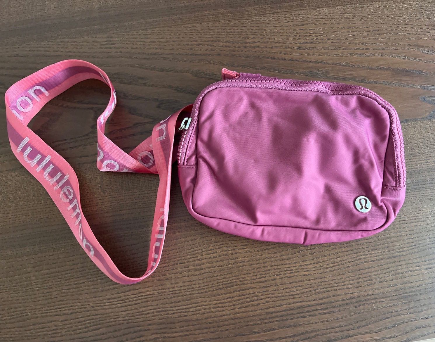 Lululemon Taschen für Damen: Lululemon Umhängetasche – Gebraucht aus Rupperswil von jro_89b6