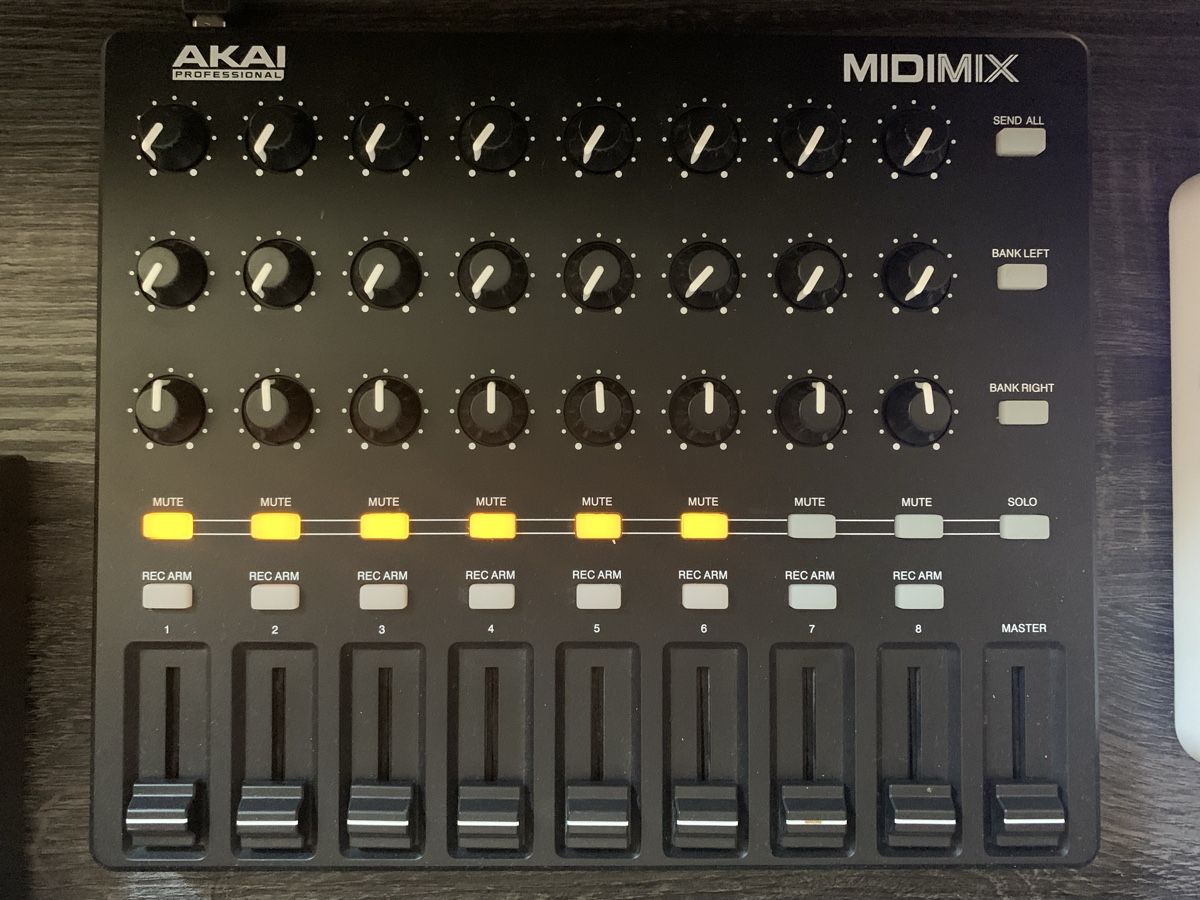Akai Console di mixaggio: Akai MIDIMIX Controller top Zustand! – Nuovo (secondo la descrizione) da Bern venduto da Fribi013