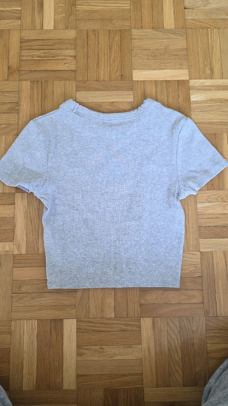 Camicette, T-shirt & Top: top femme – Usato da Fontainemelon venduto da ale_b865 1