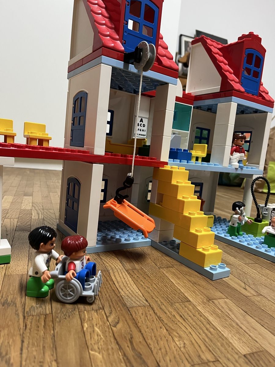 Lego Jouets: Lego Duplo 5795 Grosses Spital – D'occasion à Bern par Melaanie 1