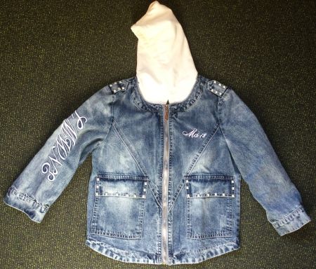 Jeans-Jacke Blau mit weisser Kapuze Grösse M