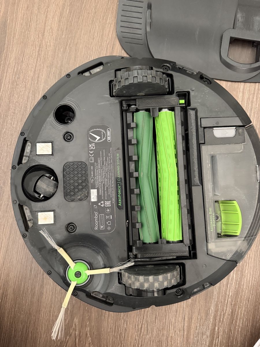 Irobot Aspirapolveri & Accessori: iRobot Roomba i7+ mit Clean Base + Staubbeutel – Usato da Schaffhausen venduto da dji_s5jc 3
