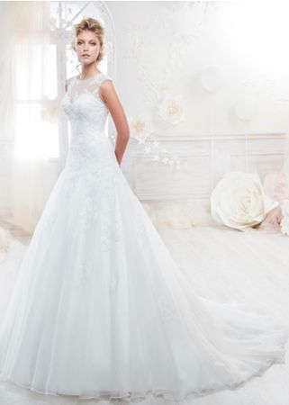 Brautkleid mit Tattoospitze von Nicole Spose Milano