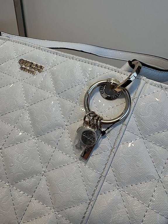 Taschen für Damen: Guess Handtasche – Gebraucht aus Zweidlen von jasko_ 1