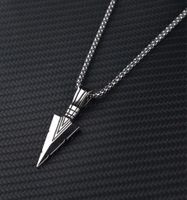 Collana con ciondolo a forma di freccia, acciaio inox
