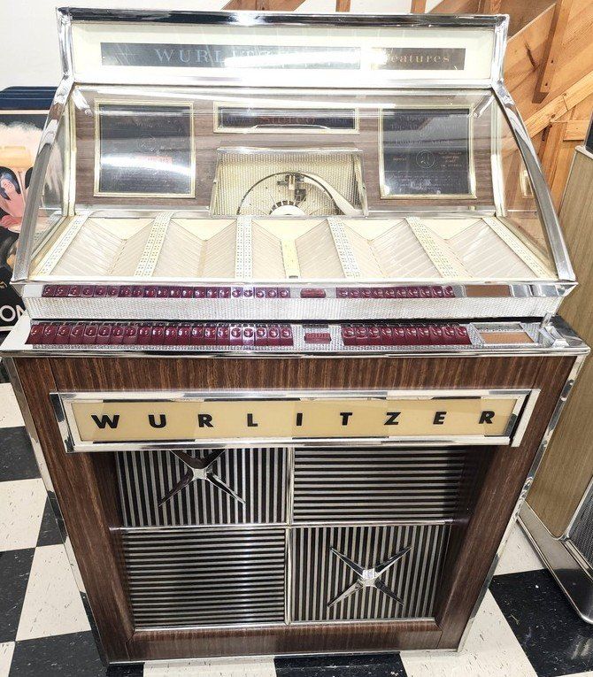 Wurlitzer Musiktruhen: Wurlitzer Jukebox Model 2900 – Defekt aus Geroldswil von jukeman