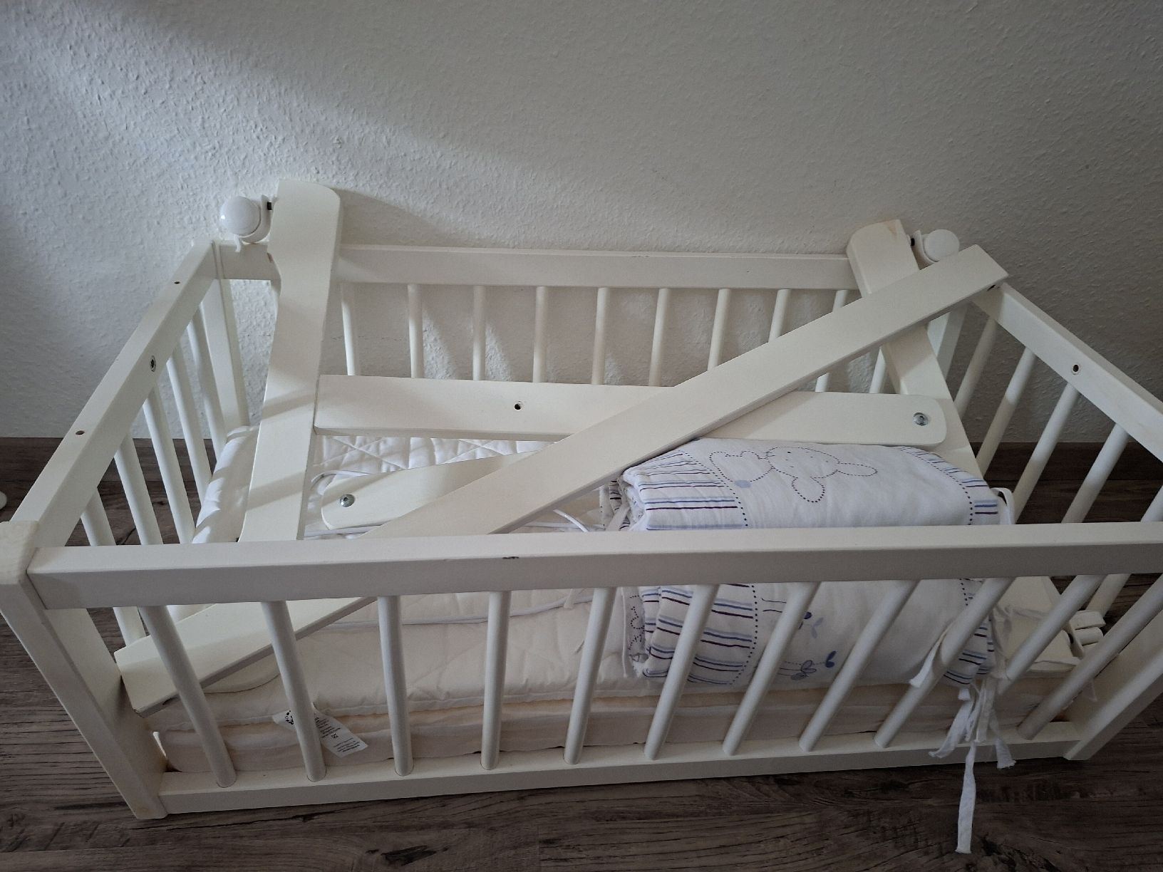 Sdraiette & Sdraiette a dondolo: Babywiege-Set mit Himmel – Usato da Winterthur venduto da Ausmisten2026 2