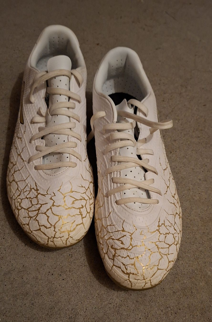 Scarpe da uomo: Fussballschuhe – Nuovo (secondo la descrizione) da Ursenbach venduto da Fuel90