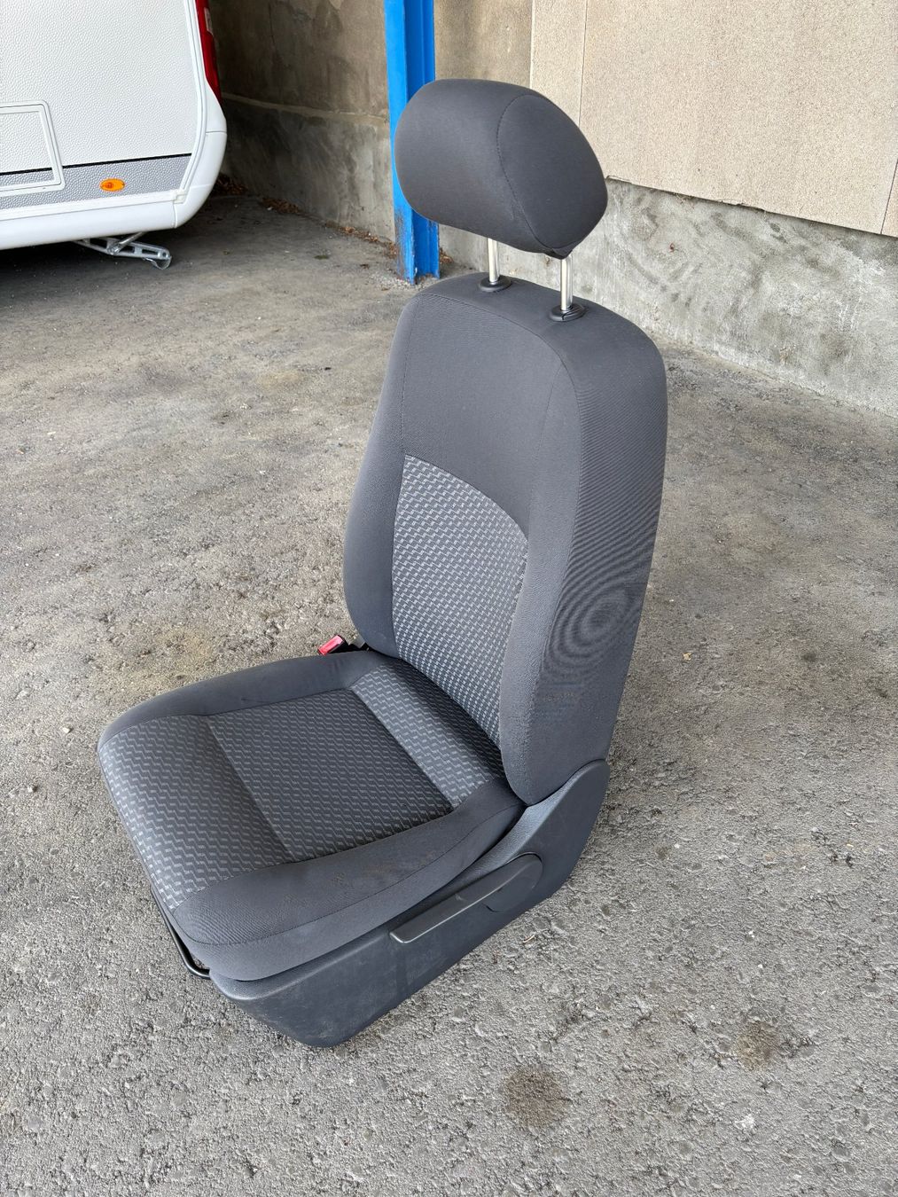 VW Tutti pezzi di ricambio auto: VW T5 Fahrersitz – Usato da Gams venduto da mir_n5kk 6