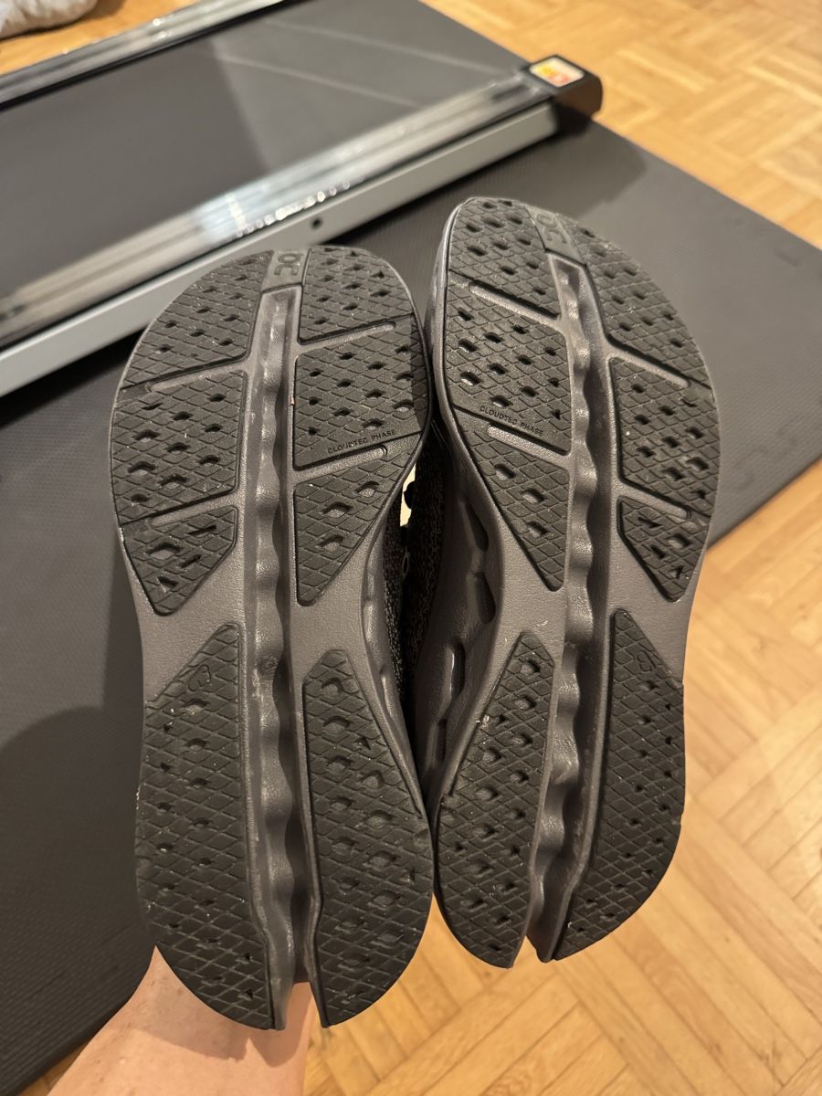On Scarpe da uomo: On Cloudsurfer Max – Nuovo (secondo la descrizione) da Uetikon am See venduto da gre_5mqs 7