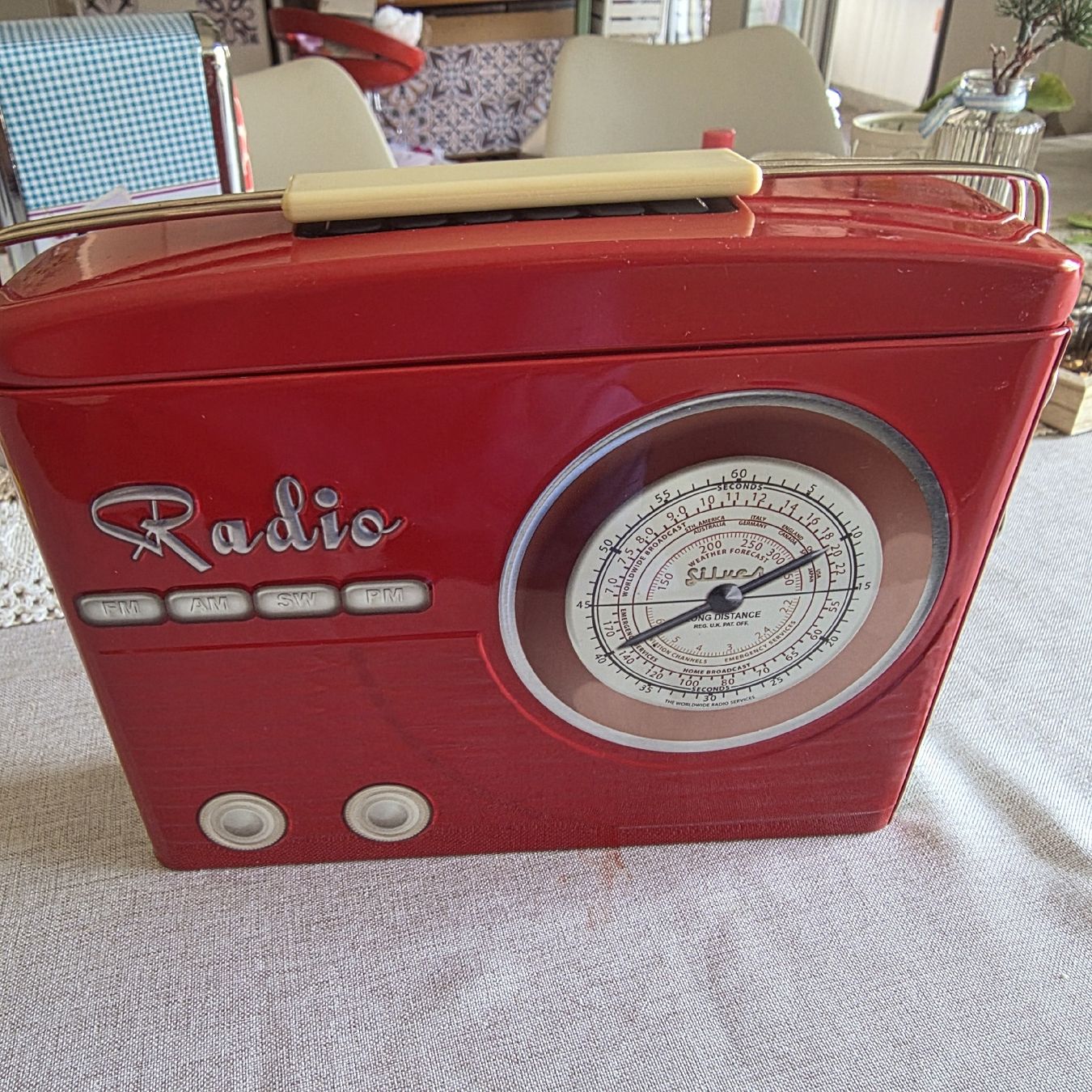 Altro in Decorazioni & Accessori: Red Radio Tin Box Handle Container Silver Crane Co Limited – Nuovo (secondo la descrizione) da Zollikofen venduto da Tamyru77 5