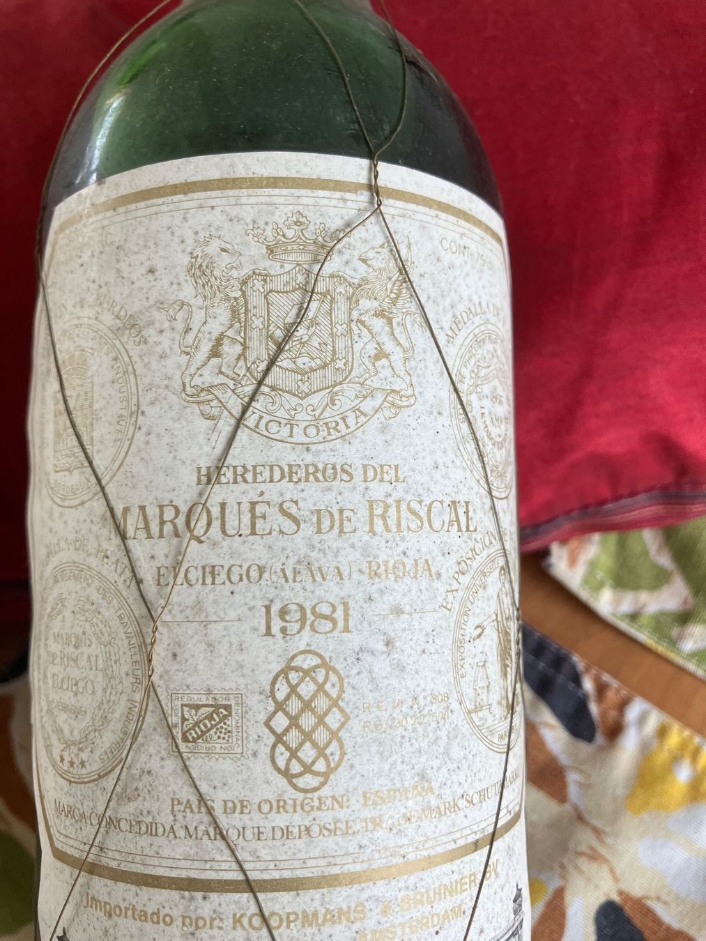 Rioja Vino: Rotwein Marques de Riscal Rioja 1981 – Nuovo (secondo la descrizione) da Dintikon venduto da 51r_5mdz 2
