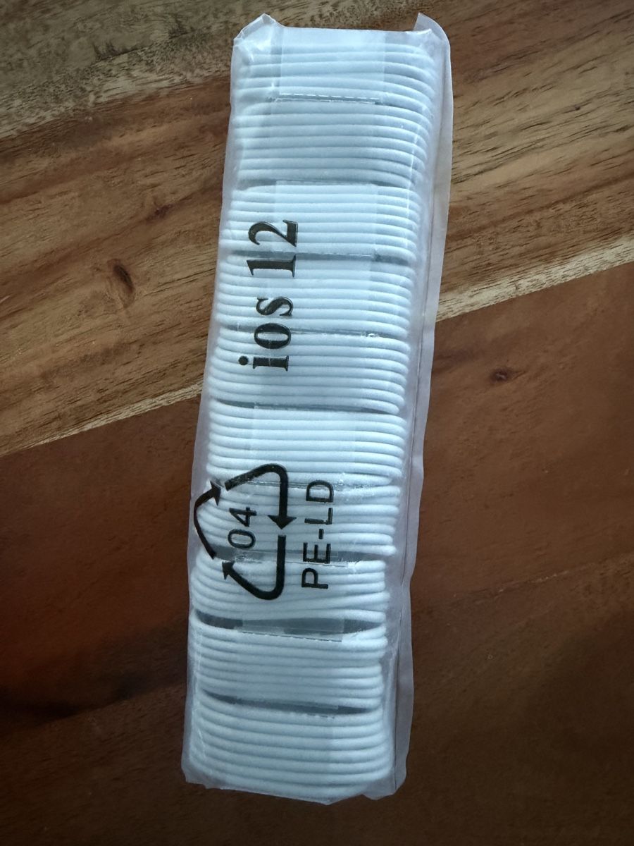 Apple Kabel: USB Kabel für Apple iPhone / iPad, Neu, 10 Stück  – Neu und originalverpackt aus Widnau von Doctor_Hemp 3