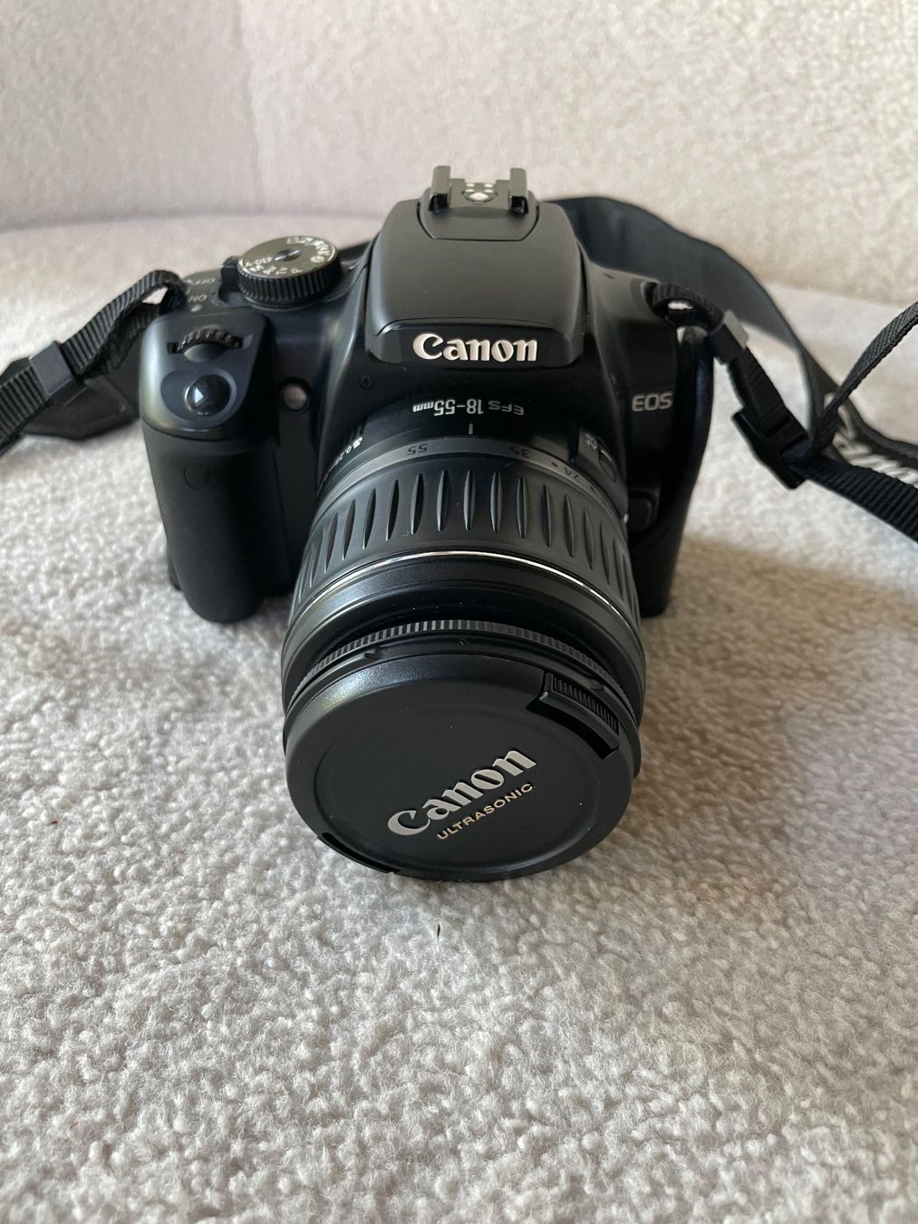 Canon Kamera: Canon EOS 400D Digital mit EF-S 18–55 mm Objektiv – Gebraucht aus Feldbrunnen von pet_d26z