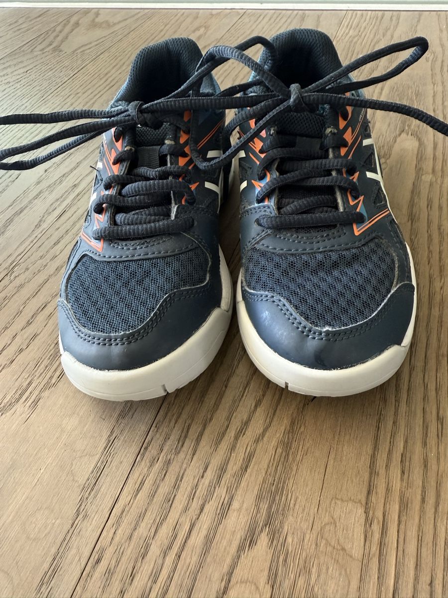 Asics Scarpe per ragazzi: Turnschuhe (Hallenschuhe) Gr. 32.5 – Usato da Zizers venduto da cor_dr2d 1