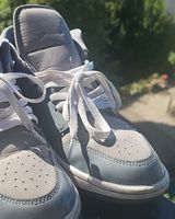 Herren Turnschuhe Grau Grösse 44 guter Zustand