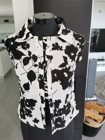 Bluse mit speziellen Details NEU