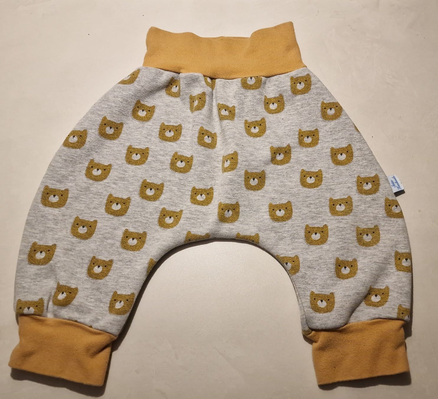 Pantaloni: Süsse Bärenhose Gr74 " SwissHandmade" – Usato da Winterthur venduto da Mmondeo