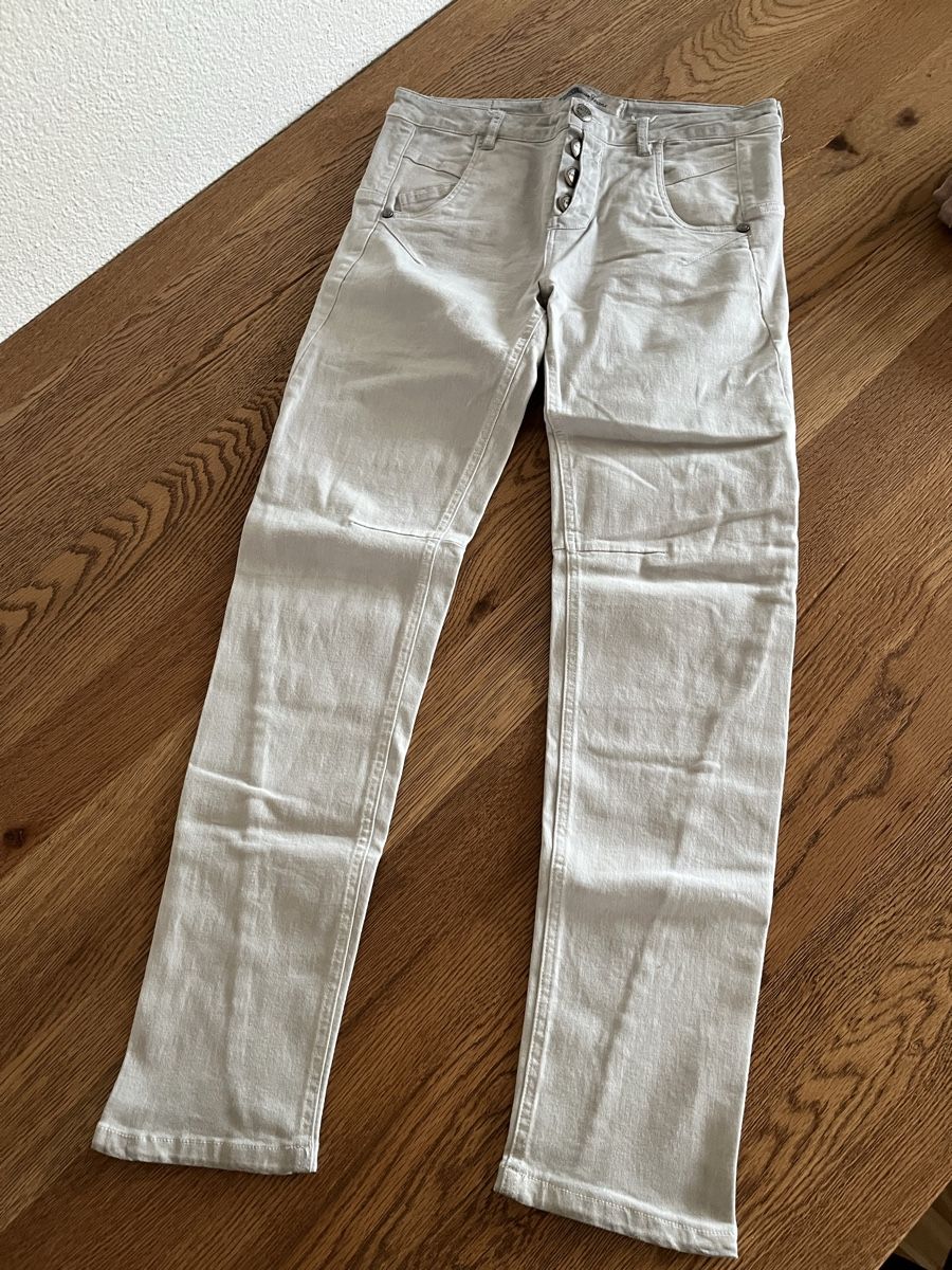 Jeans: Jeans  – Nuovo (secondo la descrizione) da Schliern b. Köniz venduto da medion3098 4