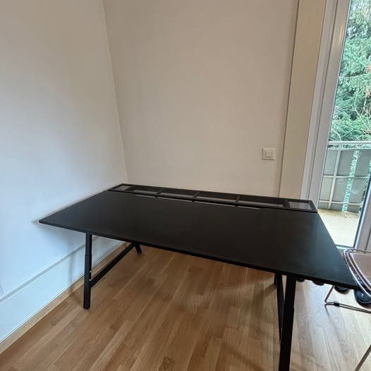 Scrivanie: Bureau gaming noir réglable - Bon état – Usato da Chêne-Bougeries venduto da fla_8cbf