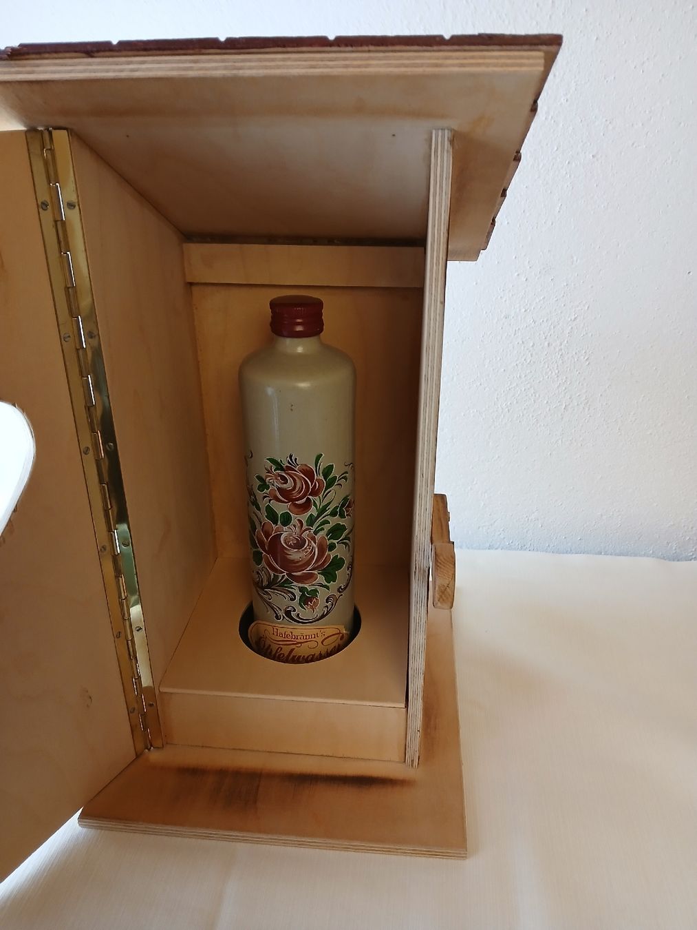 Tutte le decorazioni: Schnapshüsli – Usato da Galgenen venduto da Leila46 3