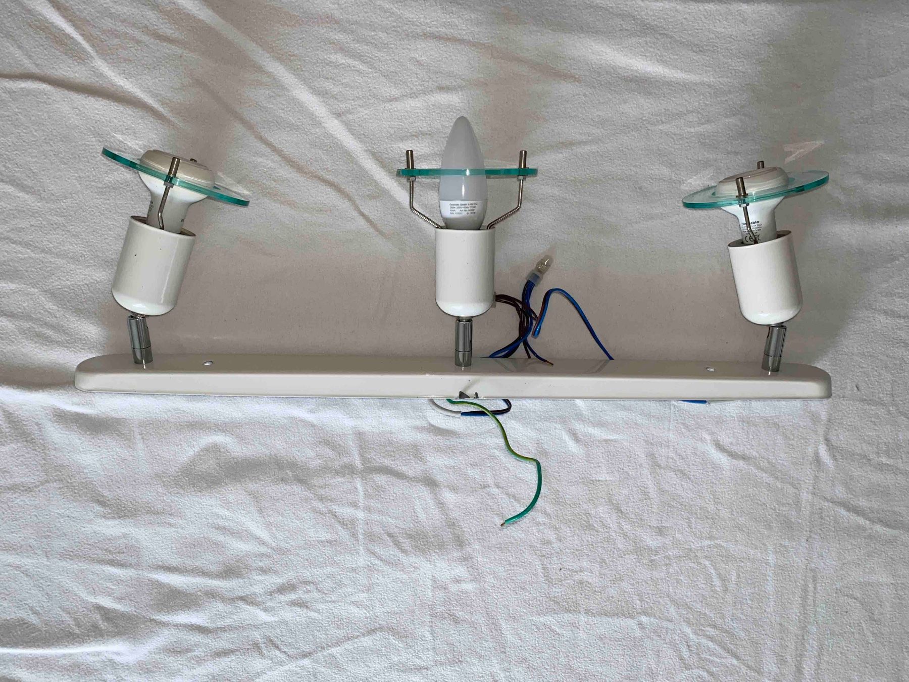 Kronleuchter & Deckenlampen: Dreistrahlige Lampe mit beweglichen Spots – Gebraucht aus Maur von privat101 1