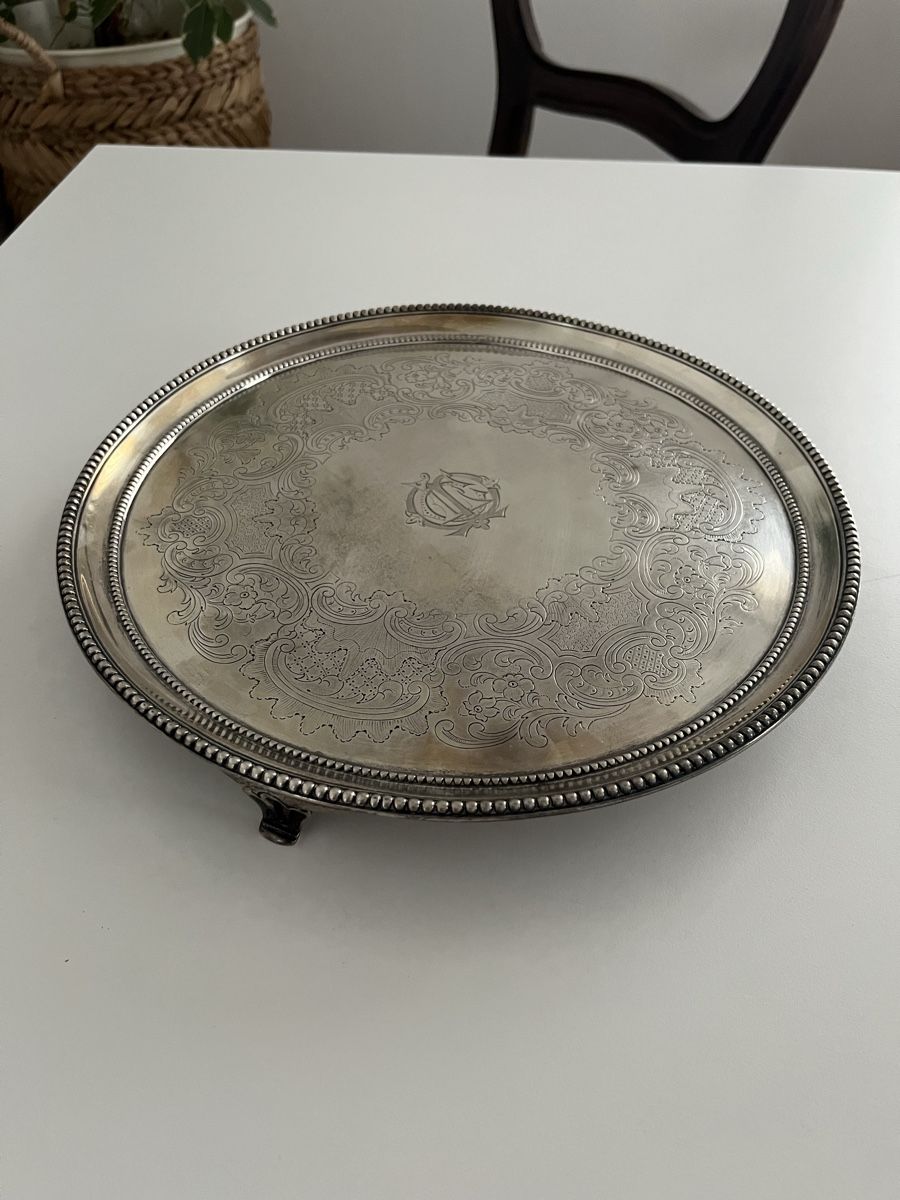 Piatti di portata: Antikes Englisches Sterling Silbertablett 1785 – Usato da Lachen SZ venduto da ratata