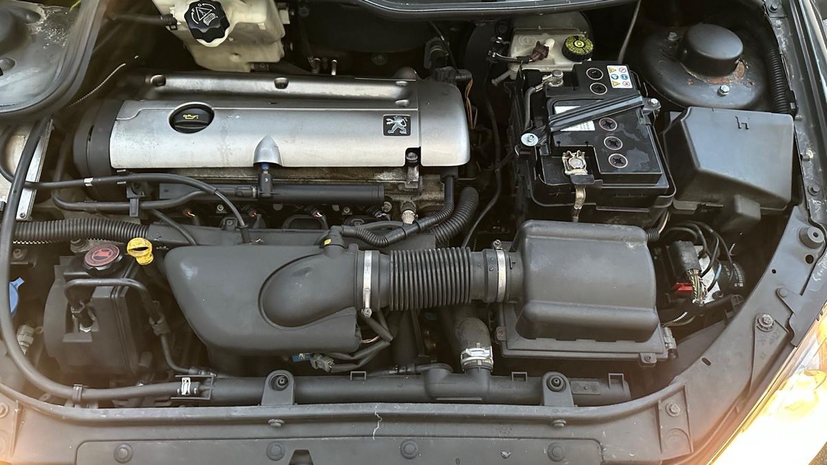 Peugeot Automobili: PEUGEOT 206 2.0 Cabrio – Usato da Münchenbuchsee venduto da september72 6