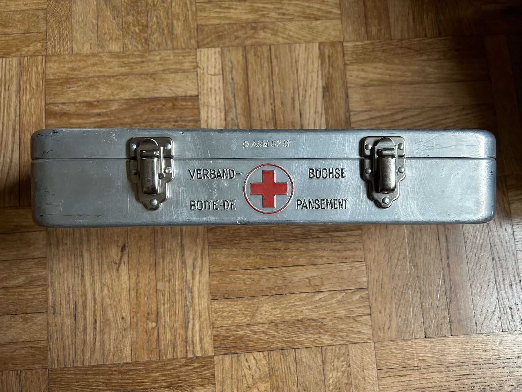 Kit di pronto soccorso: Verband-Büchse Schweizer Militär – Usato da Bern venduto da Wuno99 1