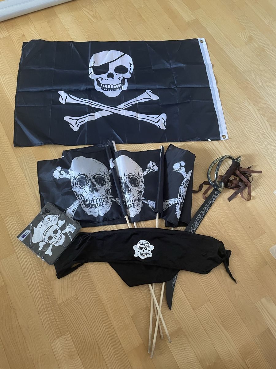 Tutte le decorazioni: Party Piraten ,  – Nuovo (secondo la descrizione) da forch venduto da Draechli789