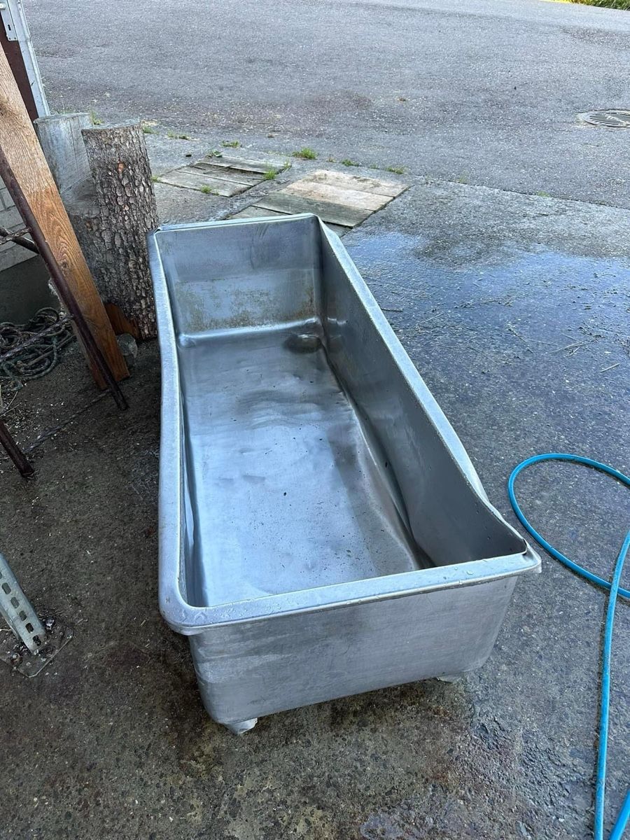 Altre Decorazioni per giardino: Wanne / Tränkewanne – Usato da Zwillikon venduto da Jill26 1