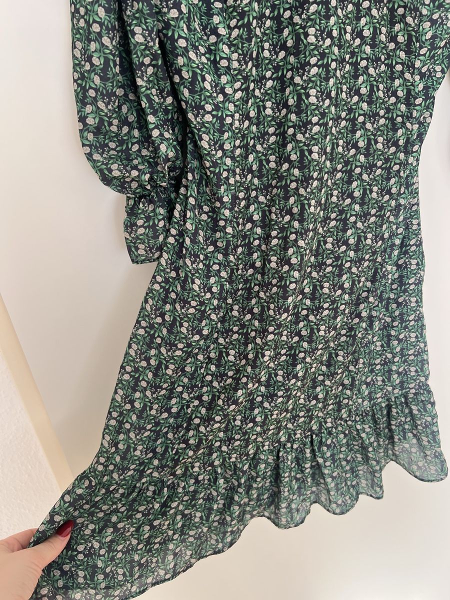 Kleider: Trendyol Kleid mit Blumenmuster, Grösse 38 - Top – Gebraucht aus Wattwil von skr_94 5