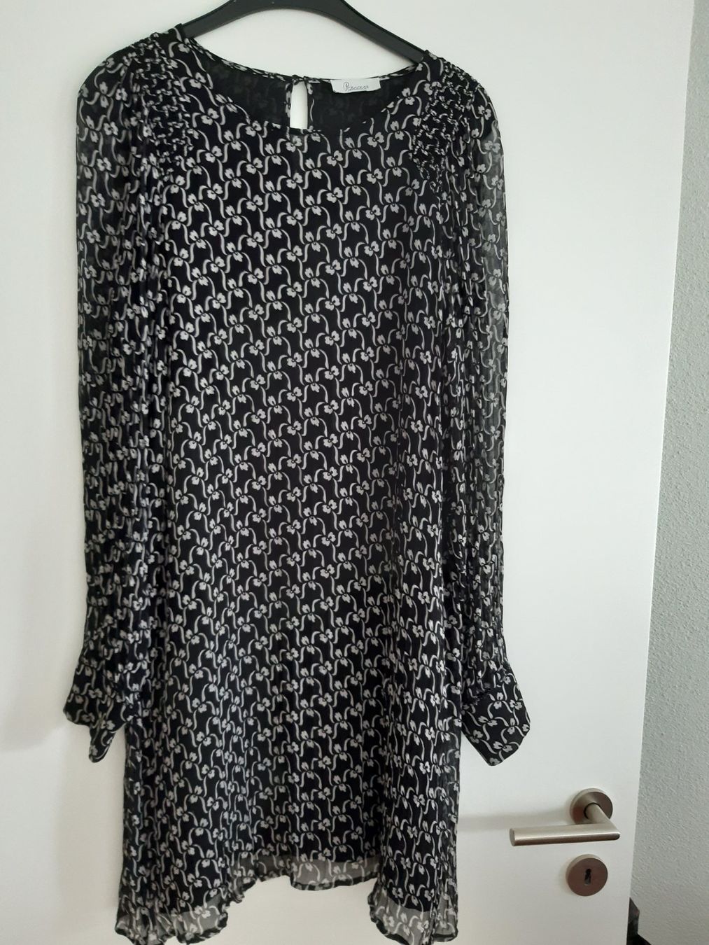 Vestiti: Kleid Princess  schwarz weiss  38 – Usato da Wettingen venduto da beahu