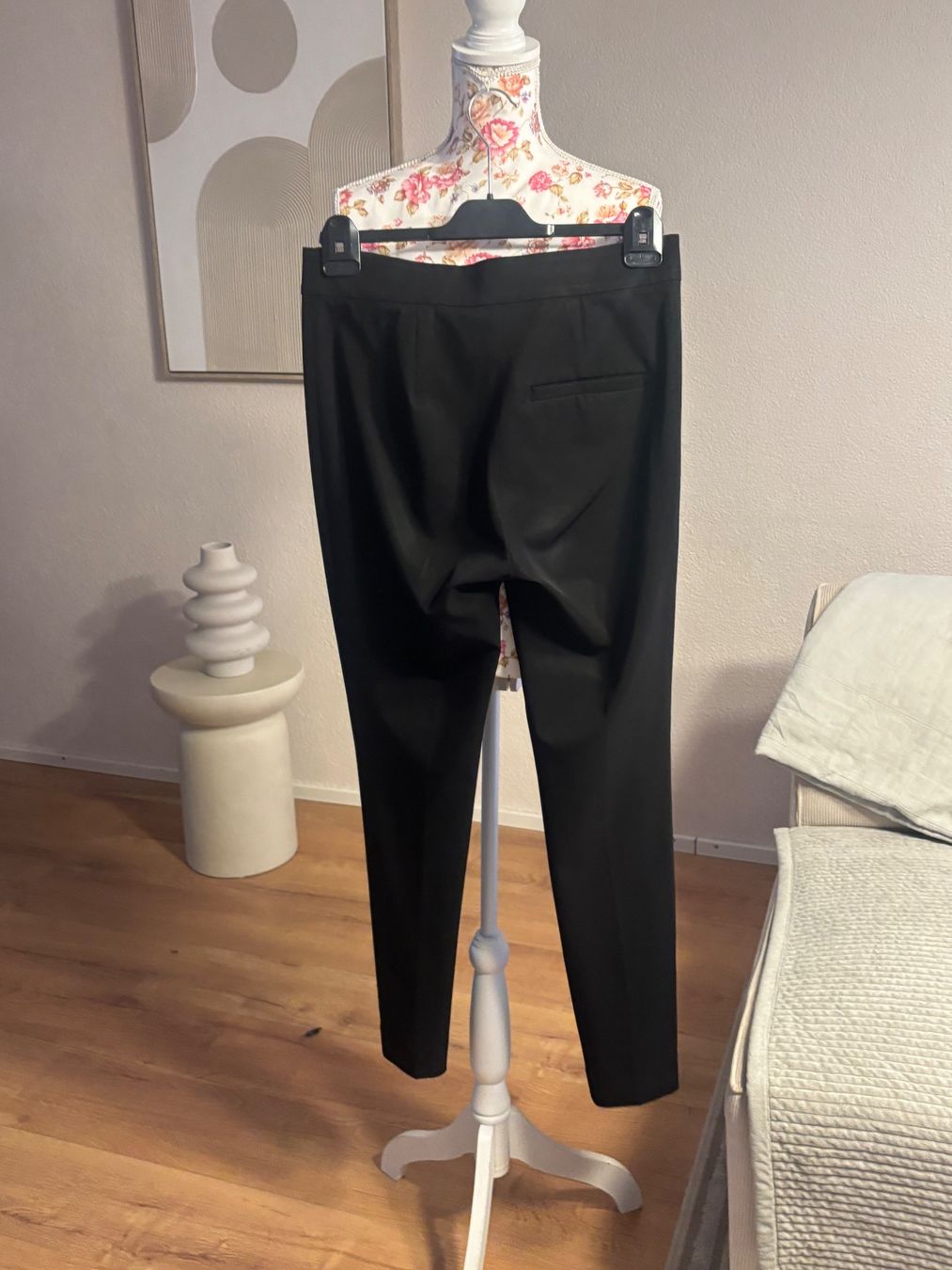 Cos Pantaloni: COS Black Pants – Usato da St. Margrethen SG venduto da dijanaO 3