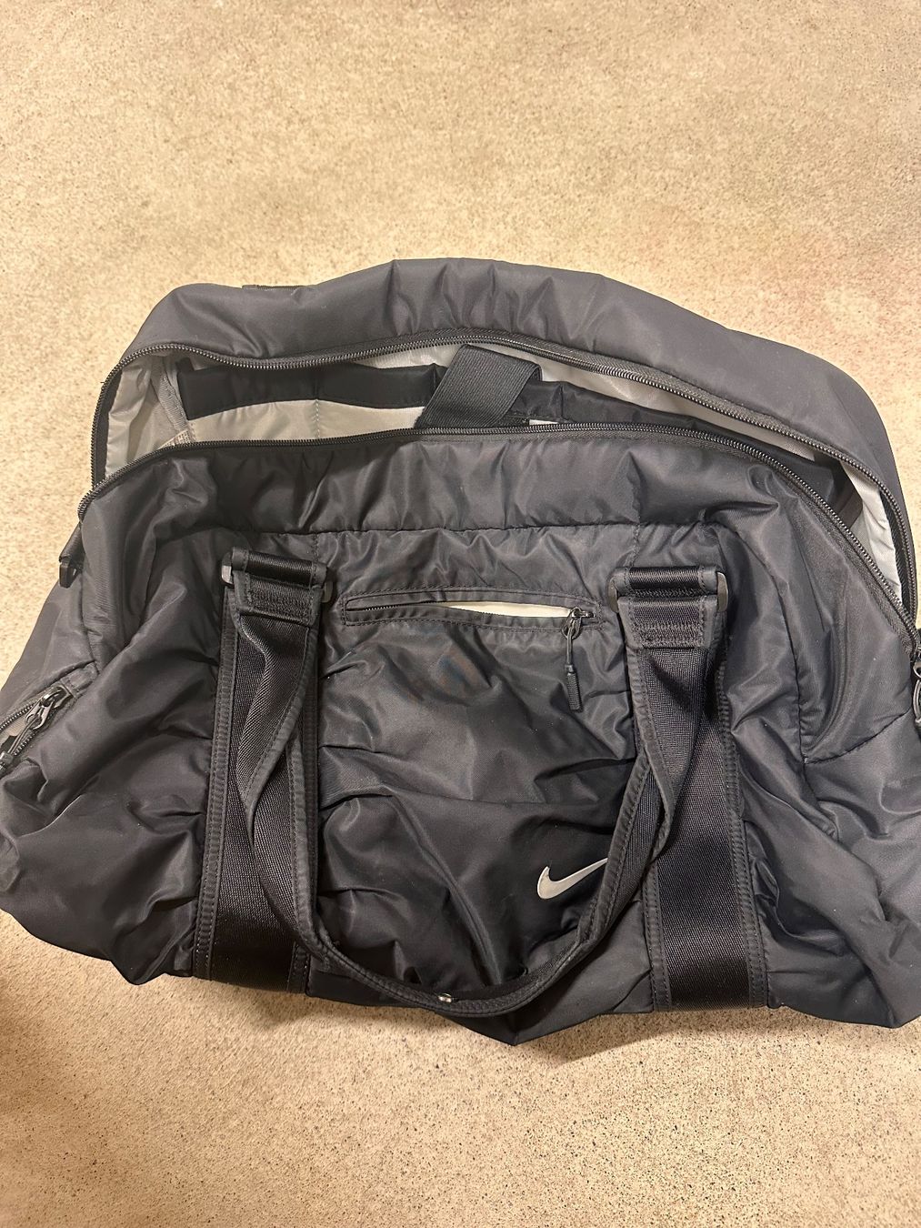 Nike Borse: Nike Sporttasche – Usato da Zürich venduto da Sinita94