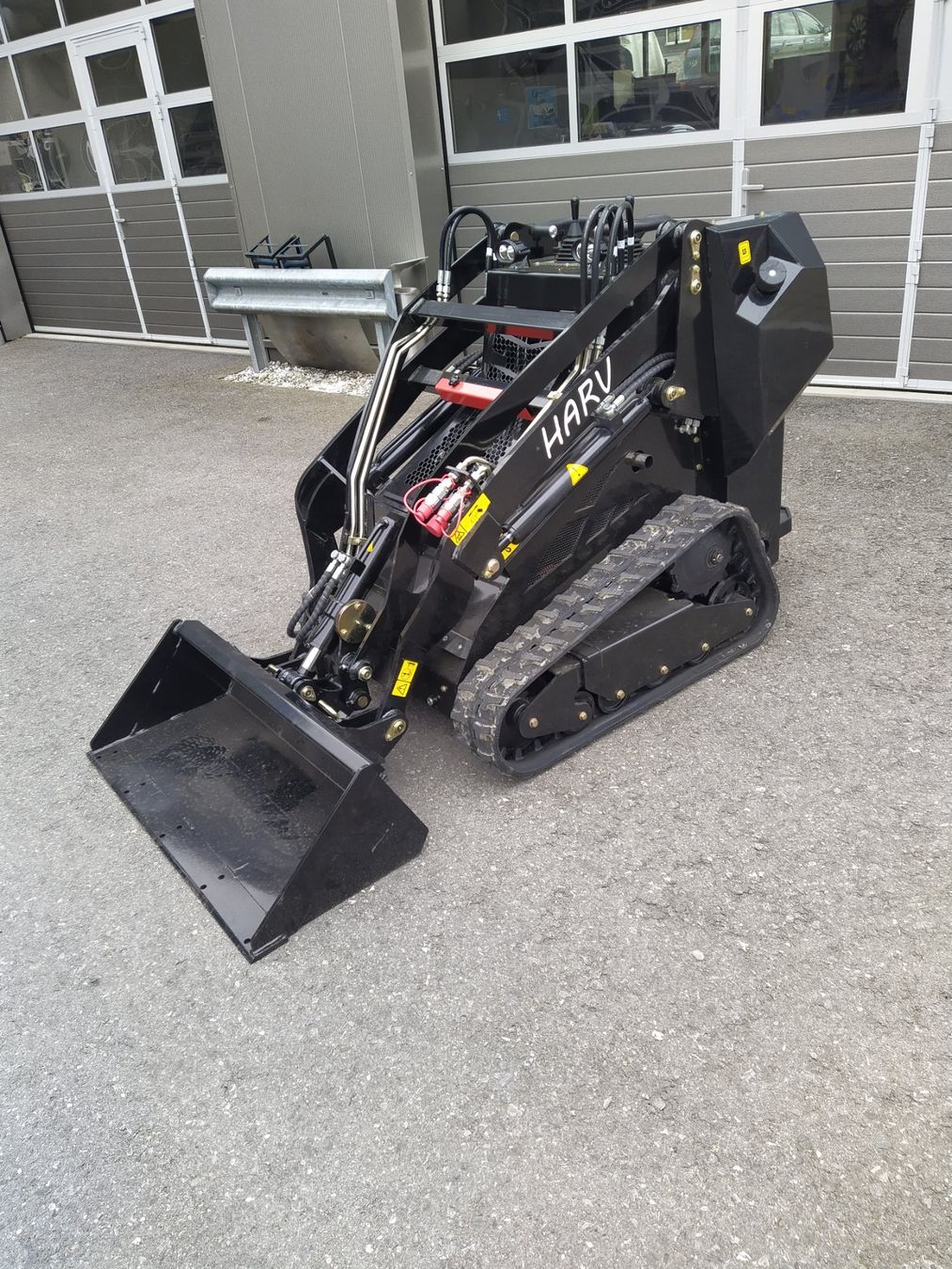 Caricatori: Kompaktlader mit Raupen, Mini Skid Steer – Nuovo e nell'imballaggio originale da Kastanienbaum venduto da acapulco 4