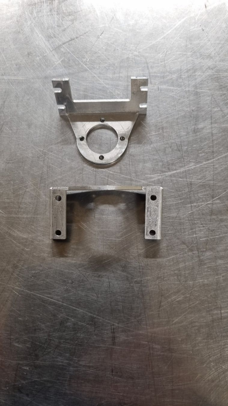 Modellismo RC: 2 Stk.Servonaut Motorhalter – Usato da St.Antoni venduto da obelix81 1