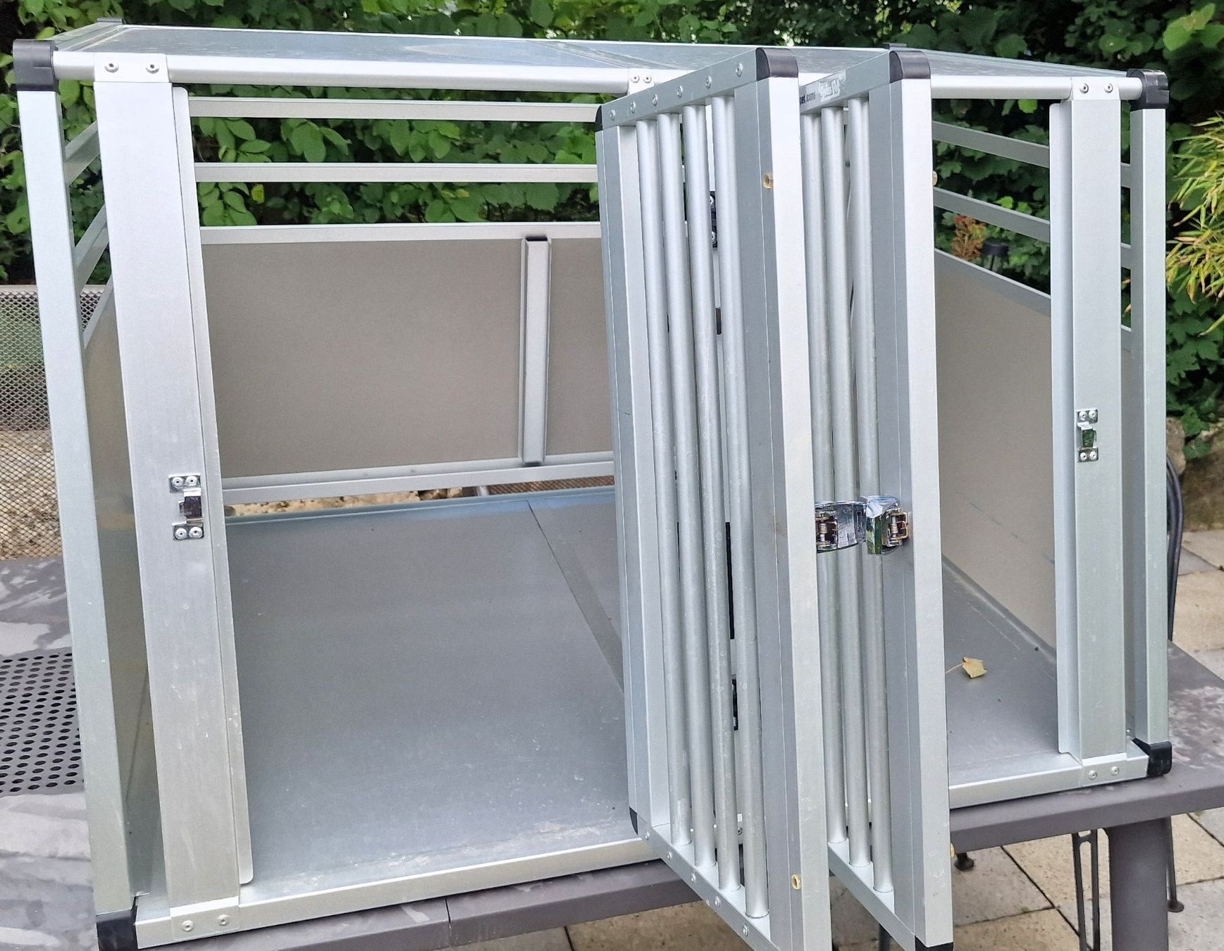Käfige, Transport & Sicherheit: Hunde-Doppelbox Aluminium – Gebraucht aus Buchs ZH von aduani 1