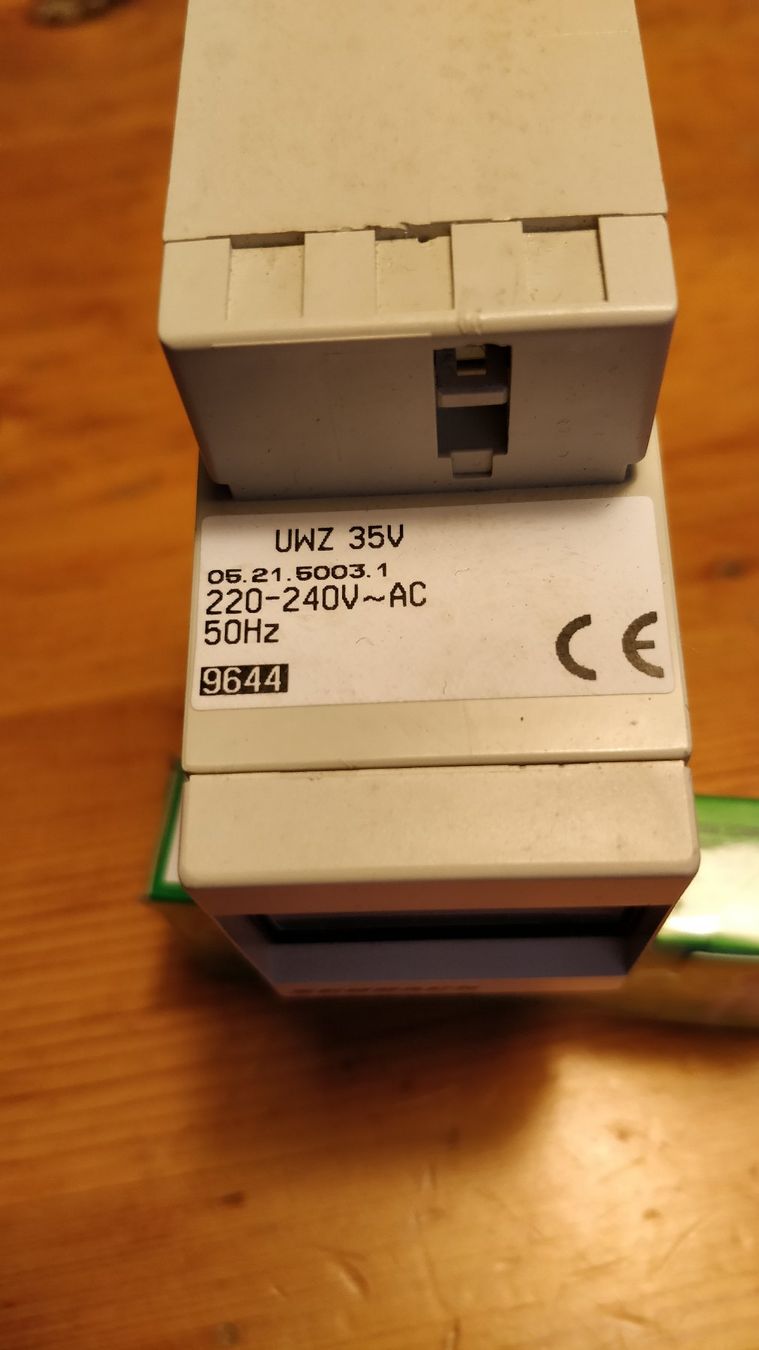 Misurare: Schrack UWZ 35V - Betriebsstundenzähler – Usato da Fislisbach venduto da rms195 1