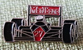 J702 - Pin Formel 1 Rennwagen Marlboro