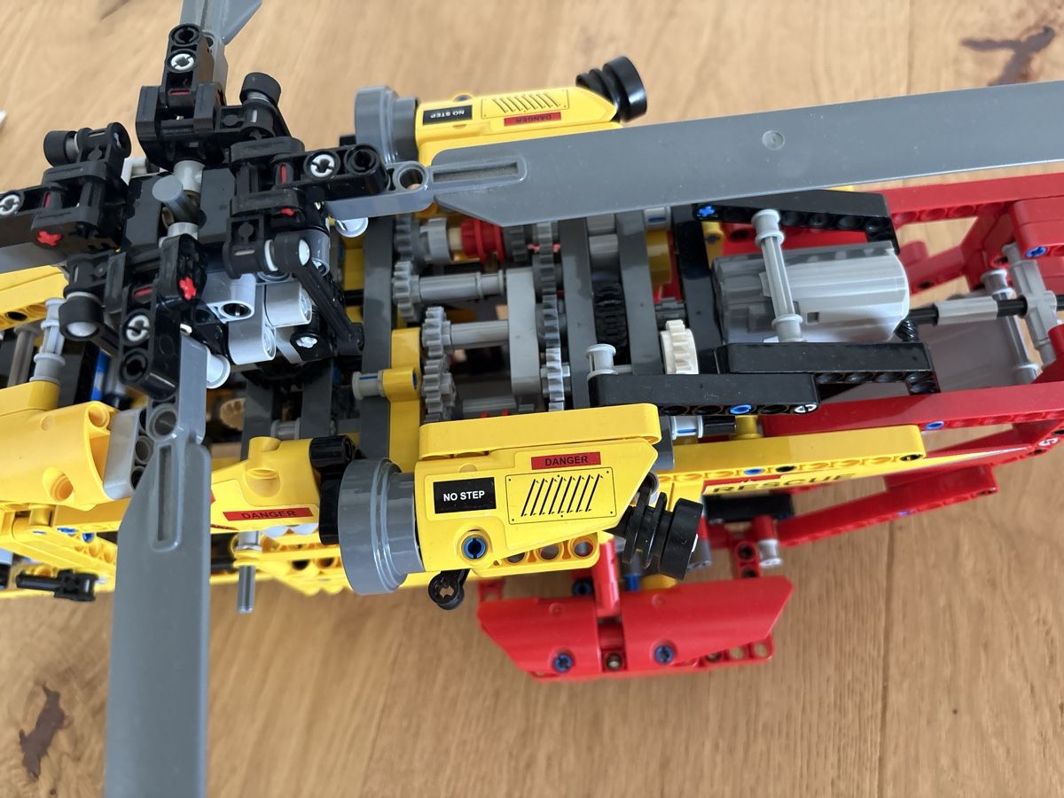 Lego Kit di costruzioni: LEGO Technic 9396 Helicopter mit Anleitungen – Usato da Uster venduto da Carpenter1 3