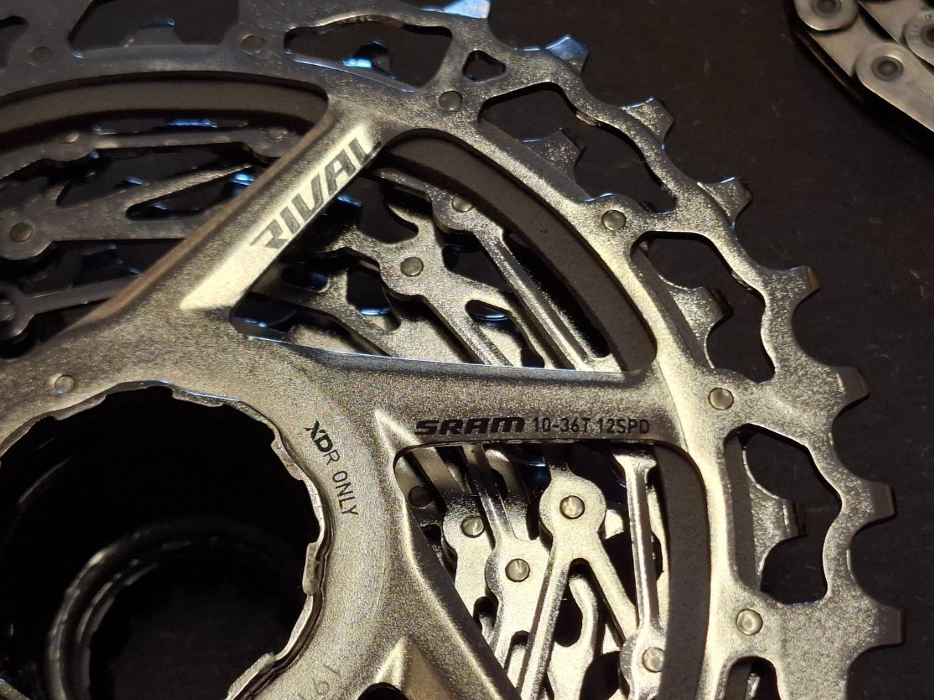 Sram Pezzi di ricambio: SRAM Rival eTap AXS HRD FM Gruppe 2x12 – Nuovo (secondo la descrizione) da Aarberg venduto da Reuse_08 6