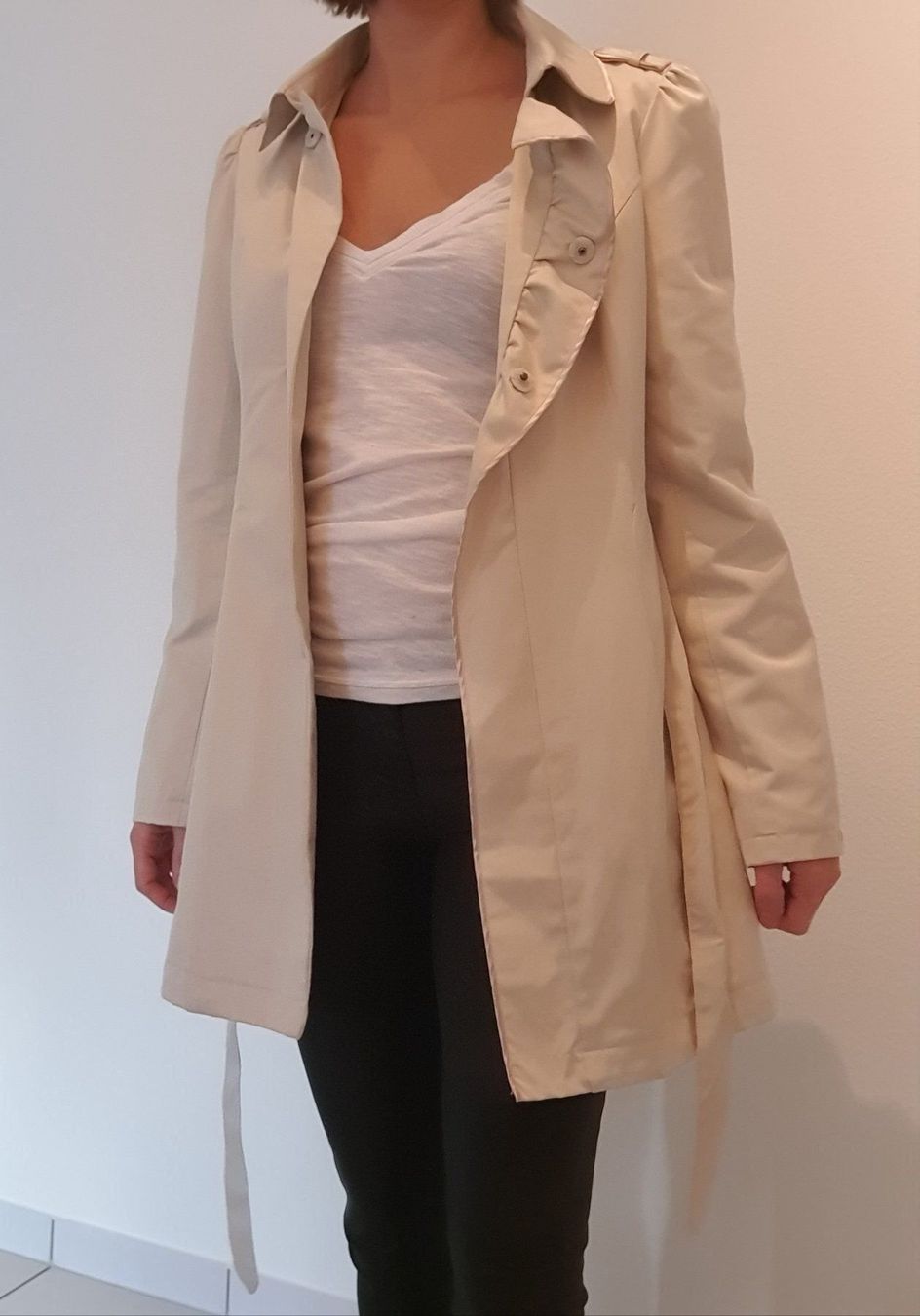 Mäntel: Jacke beige Vila Frühling/Herbst – Gebraucht aus Zollikerberg von Sell-Buy-it