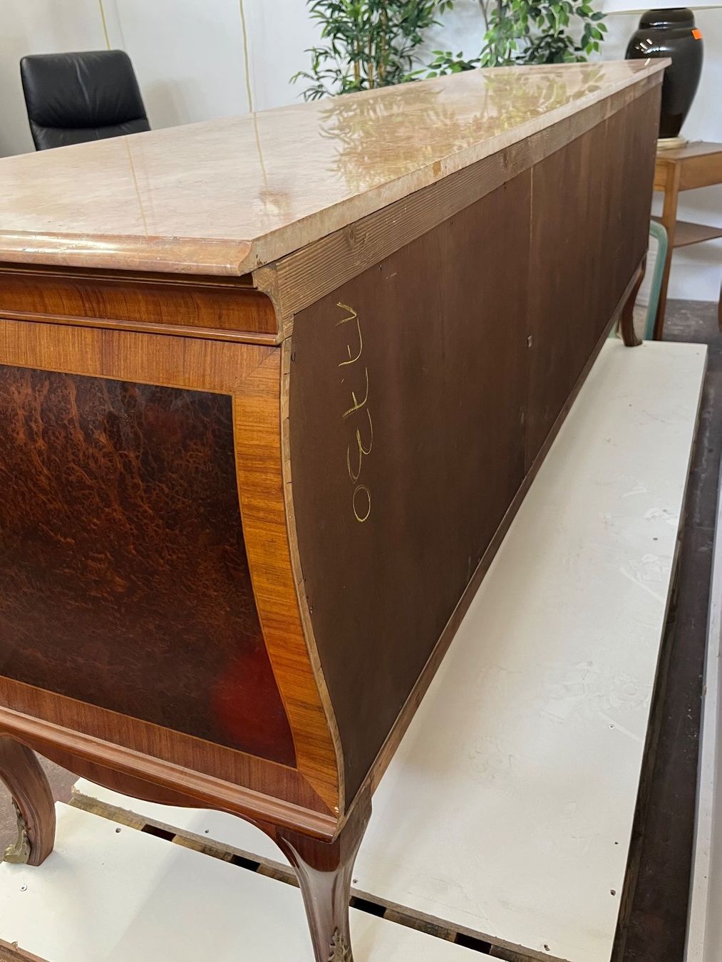 Credenze: Holz Sideboard/Buffet mit Marmorplatte – Usato da Luzern venduto da CaritasZentral 5